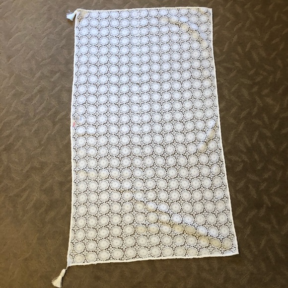 6 Shore Road Suntanner Lace Pareo Sarong - Picture 7 of 8